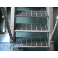 Escalera de acero industrial galvanizada